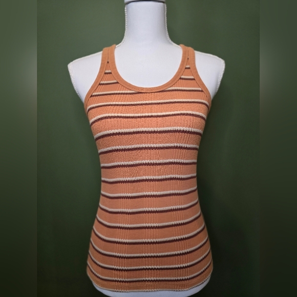 Fitted Multicolored Strippes Tank Top With Scoop Neck and Sleeveless Design - Picture 1 of 8